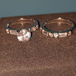Engagement ring set. Sits right between size 5 3/4- 6